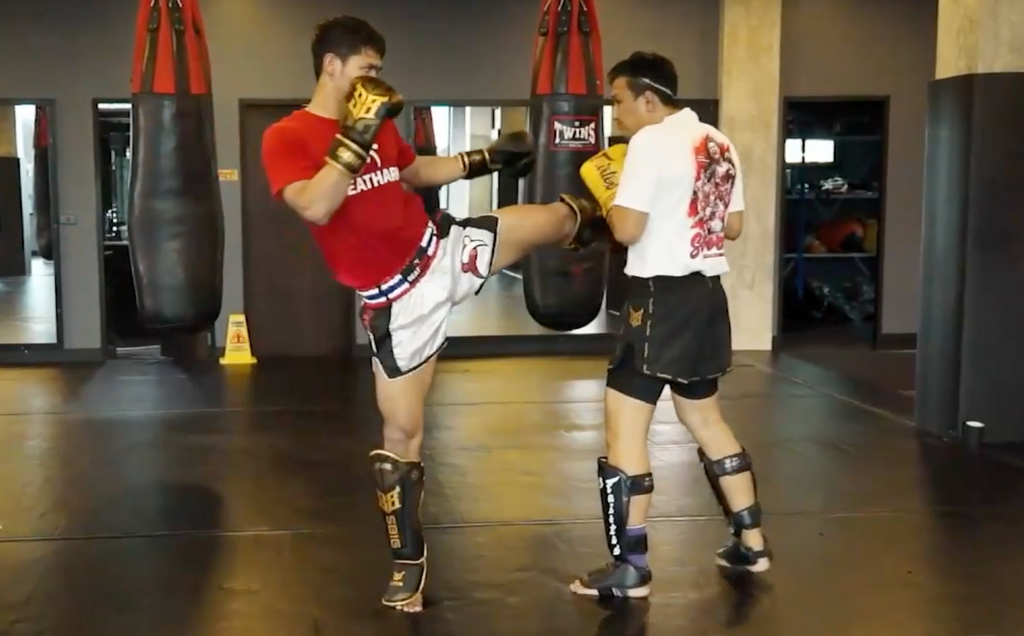 FREE Technique! Superbon Banchamek gifts you a FREE technique from his NEW instructional!