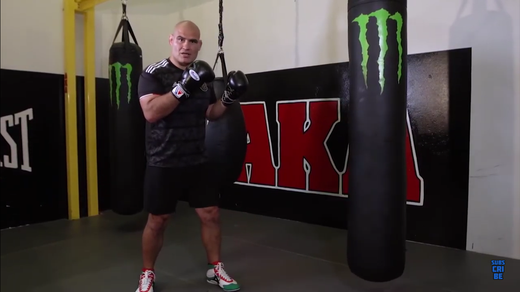 Controlling Distance Using The Jab With Cain Velasquez